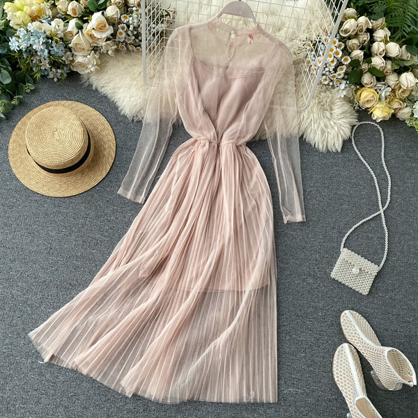 Hosszú női tüllruha 3D-s virágokkal, fehér és rózsaszín színben