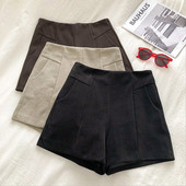 Lezser női rövidnadrág széles modell három színben, magas derékkal