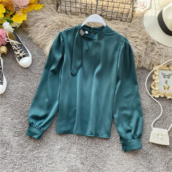 Μοντέρνο σατέν γυναικείο  πουκάμισο με διακόσμηση πέτρες και μακριά μανίκια σε διάφορα χρώματα