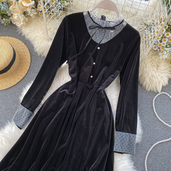 Modern női bársonyruha retro stílusban fekete színben