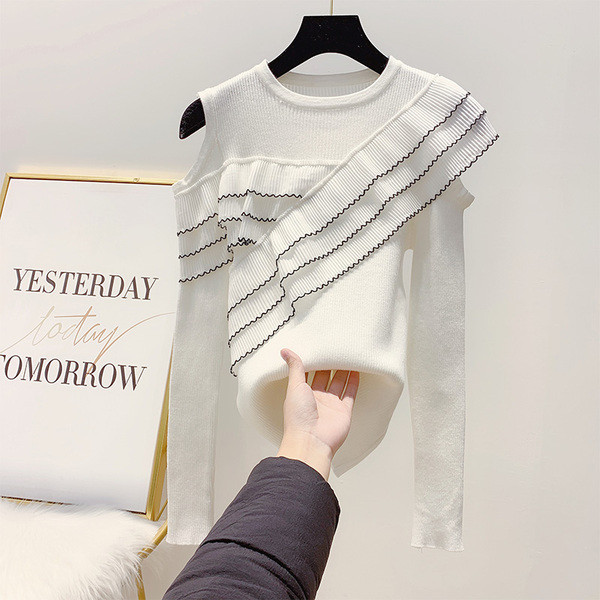 Γυναικείο Slim πλεκτό πουλόβερ με γυμνό ώμους και βολάν σε καφέ, μαύρο, μοβ και λευκό χρώμα