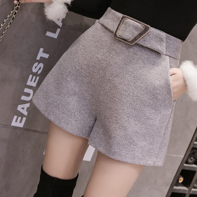 Нов модел къси дамски панталони с джобове и колан в сив и черен цвят