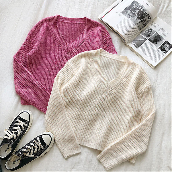 Alkalmi női pulóver széles modell négy színben V-nyakkal