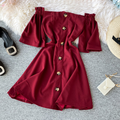 Μοντέρνο γυναικείο φόρεμα με γυμνούς ώμους και κοντά μανίκια σε πράσινο, μπλε, κόκκινο, καφέ και μαύρο χρώμα