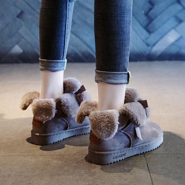 ÚJ női csizma modell puha béléssel és fekete, szürke és lila fűzővel