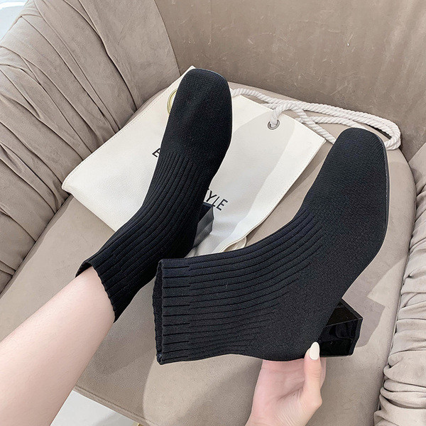 Női zokni textil típusú zokniból, négyzetvastagság 7 cm sarokkal bézs, fekete és barna színben