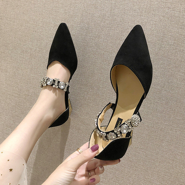 Modern cipő hegyes modell öko velúrból sárga, rózsaszín és fekete színben, alacsony talppal és díszítő kövekkel