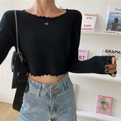 Γυναικεία κοντή μπλούζα σε μαύρο και μπλε χρώμα με κεντήματα και μακριά μανίκια