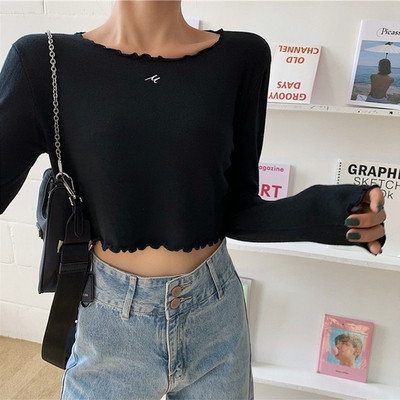 Γυναικεία κοντή μπλούζα σε μαύρο και μπλε χρώμα με κεντήματα και μακριά μανίκια