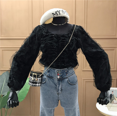 Modern női blúz kerek nyakkivágással fehér, fekete és barna színben