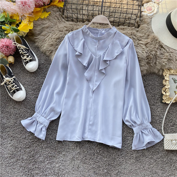 Cămașă modernă de damă cu bucle și decolteu oval în diferite culori