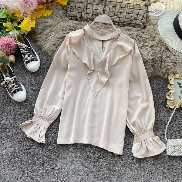 Cămașă modernă de damă cu bucle și decolteu oval în diferite culori