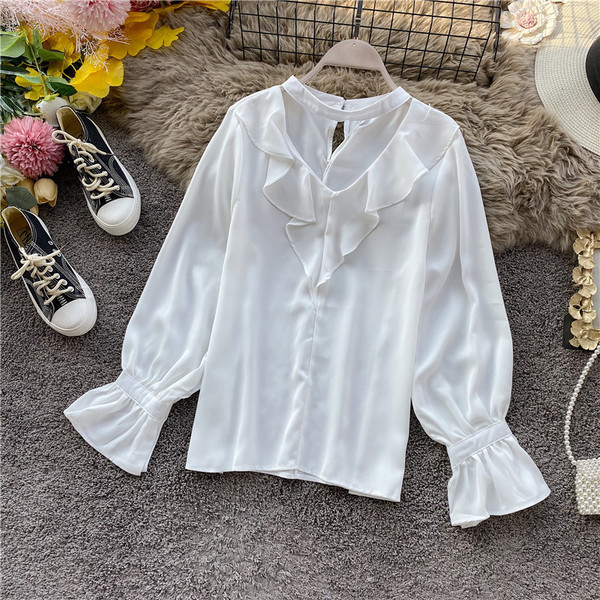 Cămașă modernă de damă cu bucle și decolteu oval în diferite culori