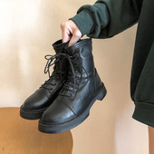 Γυναικείες  μπότες αρβίλας από οικολογικό δέρμα σε μαύρο χρώμα με κορδόνια και επίπεδη σόλα