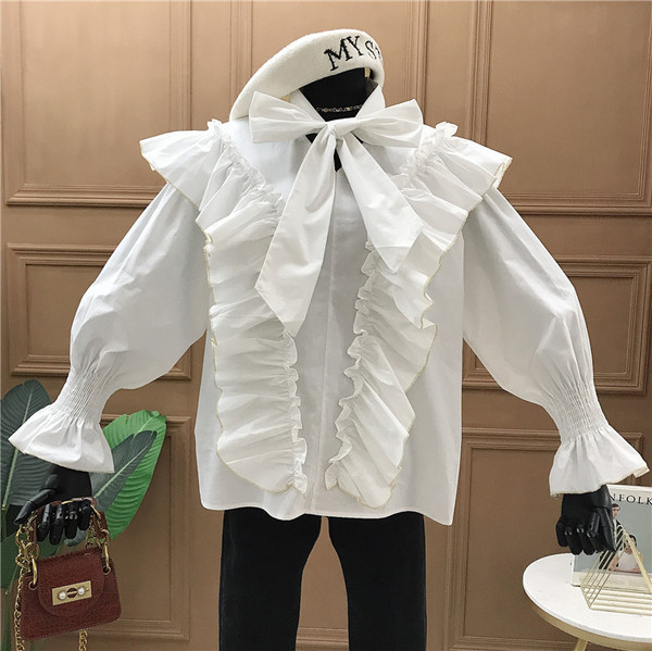 Μοντέρνο γυναικείο πουκάμισο με κορδέλα σε λευκό, μαύρο και μπεζ χρώμα