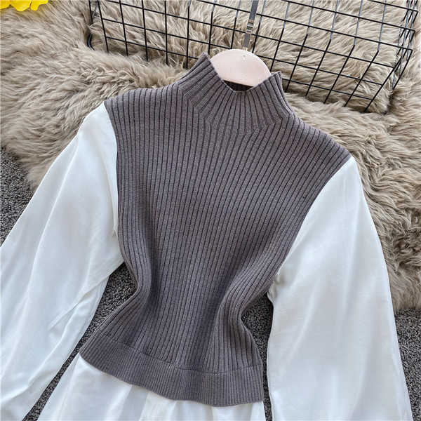 Μοντέρνο γυναικείο πουλόβερ με υψηλό γιακά και μακρύ μανίκι - ασύμμετρο μοτίβο σε καφέ, μαύρο και γκρι χρώμα