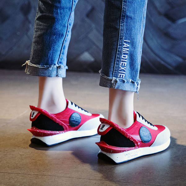 ΝΕΟ μοντέλο γυναικεία αθλητικά  παπούτσια κατάλληλα για το  φθινόπωρο σε κίτρινο και κόκκινο χρώμα