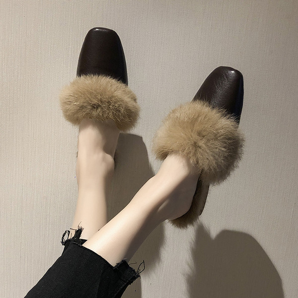 Papuci moderni de dama din piele ecologica cu par ecologic si toc mic, gros, in alb, maro si negru