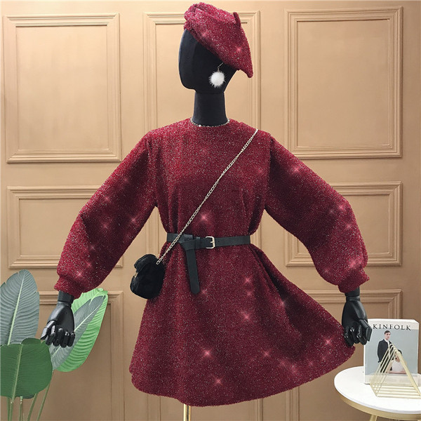 Rochie moderna de dama + palarie si curea in rosu si negru