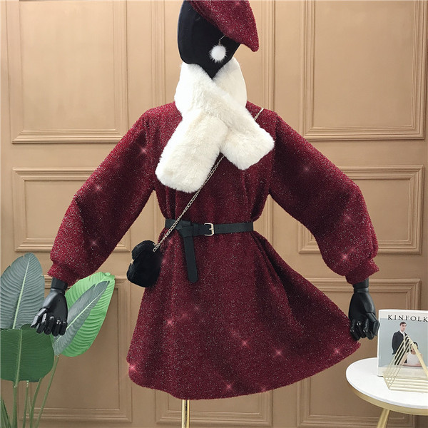 Rochie moderna de dama + palarie si curea in rosu si negru