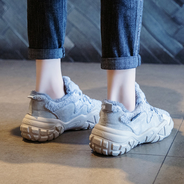 Adidasi moderni de iarna de dama din piele intoarsa ecologica si puf in roz, gri si negru