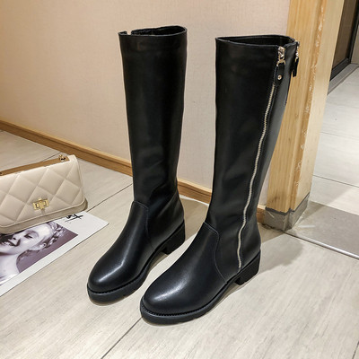 Γυναικείες έκο  δερμάτινες μπότες σε μαύρο χρώμα με επίπεδη σόλα και φερμουάρ μυτερό μοντέλο