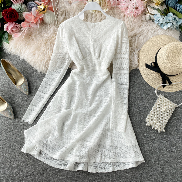 Γυναικείο μοντέρνο δαντελένιο φόρεμα  με λαιμόκοψη στο λευκό, μαύρο, μπεζ και ροζ χρώμα