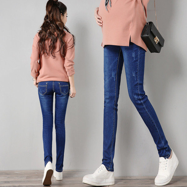 Casual γυναικεία τζιν κυρίες σε ανοιχτό και σκούρο μπλεχρώμα