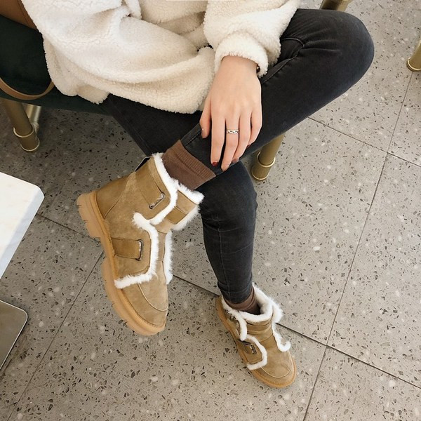 Női csizma csattal, puha béléssel fekete és barna színben