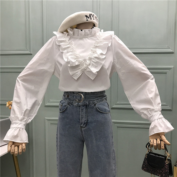 Μοντέρνο γυναικείο πουκάμισο με κολάρο και μανίκι λωτού σε λευκό, μπεζ και πράσινο χρώμα