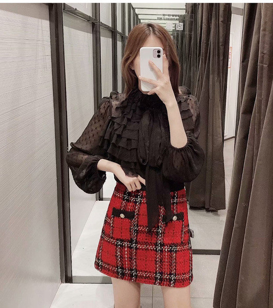 Modern női tüll ing fekete pöttyös fürtökkel