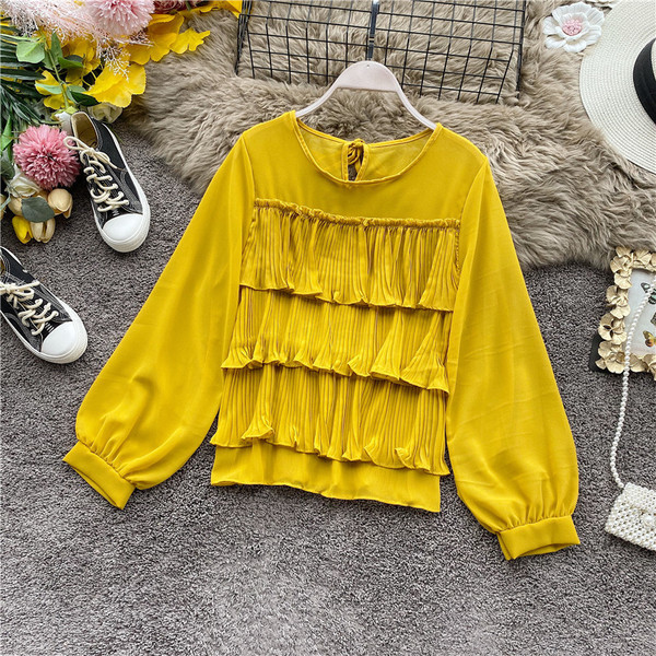 Μοντέρνο γυναικείο πουκάμισο σε διάφορα χρώματα με βολάν και οβάλ ντεκολτέ