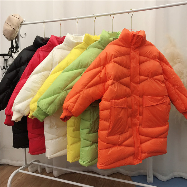 Új modell téli női kabát zsebekkel - széles modell fehér, zöld, sárga, piros, narancs és fekete színben