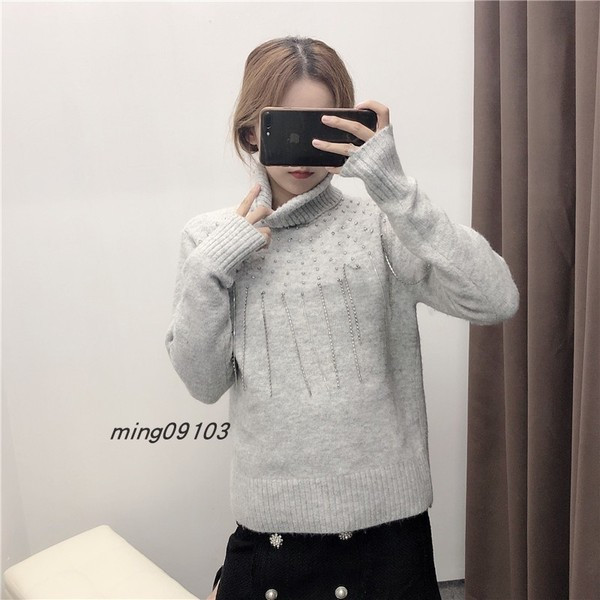 Γυναικείο πουλόβερ με κολάρο και με κρόσσια και διακόσμηση πέτρες σε γκρι χρώμα