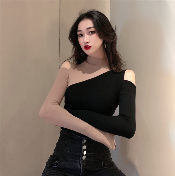 Καθημερινή γυναικεία μπλούζα σε δύο χρώματα με γυμνά ώμοι και κολάρο 