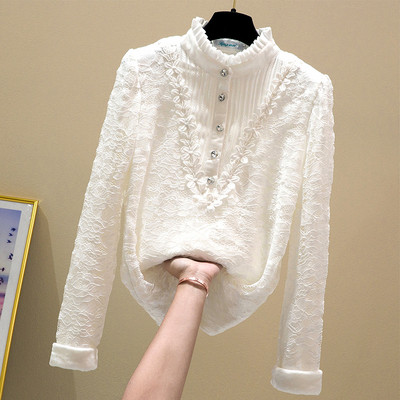 Γυναικείο δαντελένιο πουκάμισο με χαμηλό κολάρο και κουμπιά σε λευκό, μαύρο και γκρι χρώμα