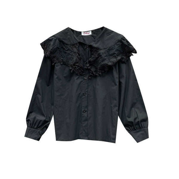 Cămașă modernă de damă în alb și negru cu dantelă și nasturi