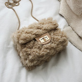 Geantă de pluș de damă cu închizătoare și lanț metalic