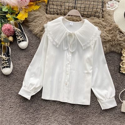 Μοντέρνο γυναικείο πουκάμισο με κορδόνια και κουμπιά σε λευκό, κόκκινο, λευκό και καφέ χρώμα