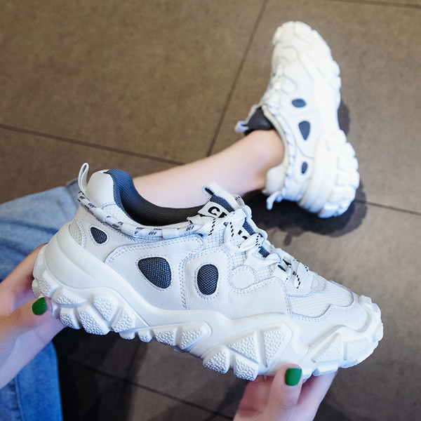 Γυναικεία casual αθλητικά πάνιναπαπούτσια με  ανθεκτική σόλα σε λευκό, μαύρο και κίτρινο χρώμα