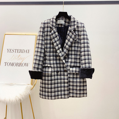Καρό γυναικείο παλτό με κουμπιά σε μαύρο και γκρι χρώμα