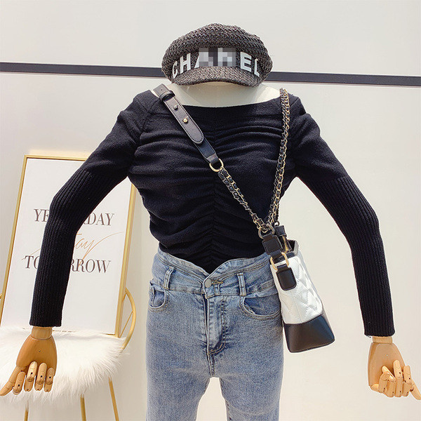 Γυναικείο πουλόβερ πλεκτό σε μαύρο, κόκκινο, καφέ και λευκό χρώμα