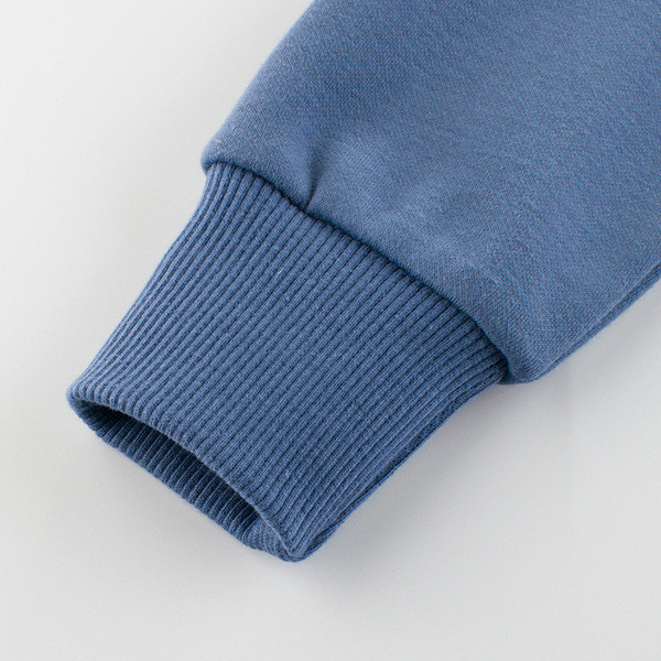 Παιδική μπλούζα για αγόρια σε τρία χρώματα με διαφορετικές εφαρμογές και στρογγυλό ντεκολτέ