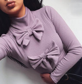 Μοντέρνα γυναικεία μπλούζα με μεγάλο κολάρο και κορδέλα σε μωβ, μπεζ και λευκό χρώμα