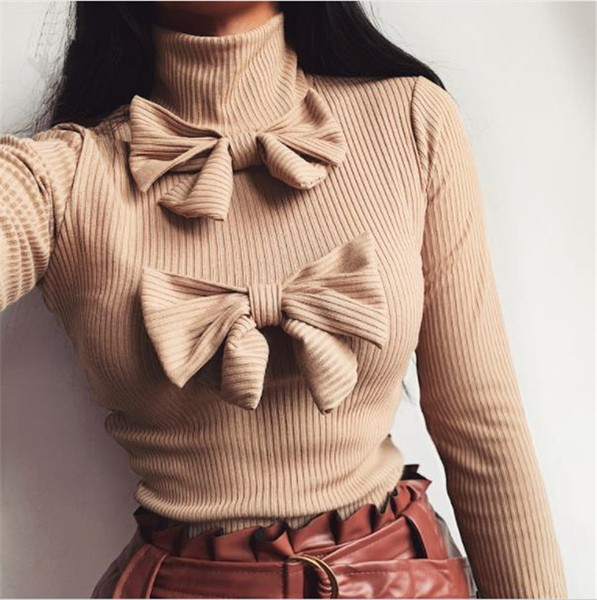 Μοντέρνα γυναικεία μπλούζα με μεγάλο κολάρο και κορδέλα σε μωβ, μπεζ και λευκό χρώμα