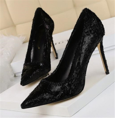 Modern női magassarkú cipő műszőrrel, négy színben