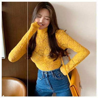 Γυναικεία μπλούζα δαντέλες και βολάν μανίκια σε κίτρινο, λευκό και μαύρο χρώμα