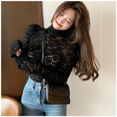 Γυναικεία μπλούζα δαντέλες και βολάν μανίκια σε κίτρινο, λευκό και μαύρο χρώμα