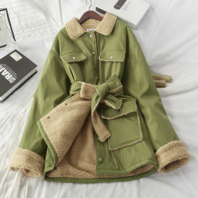 Parka de damă cu căptușeală moale și curea în verde și alb