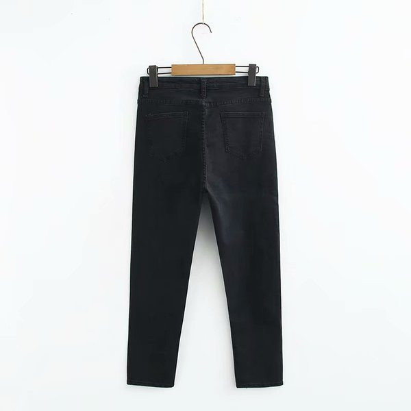 Casual γυναικεία τζιν - στενή εφαρμογή με ψηλή μέση σε μαύρο χρώμα